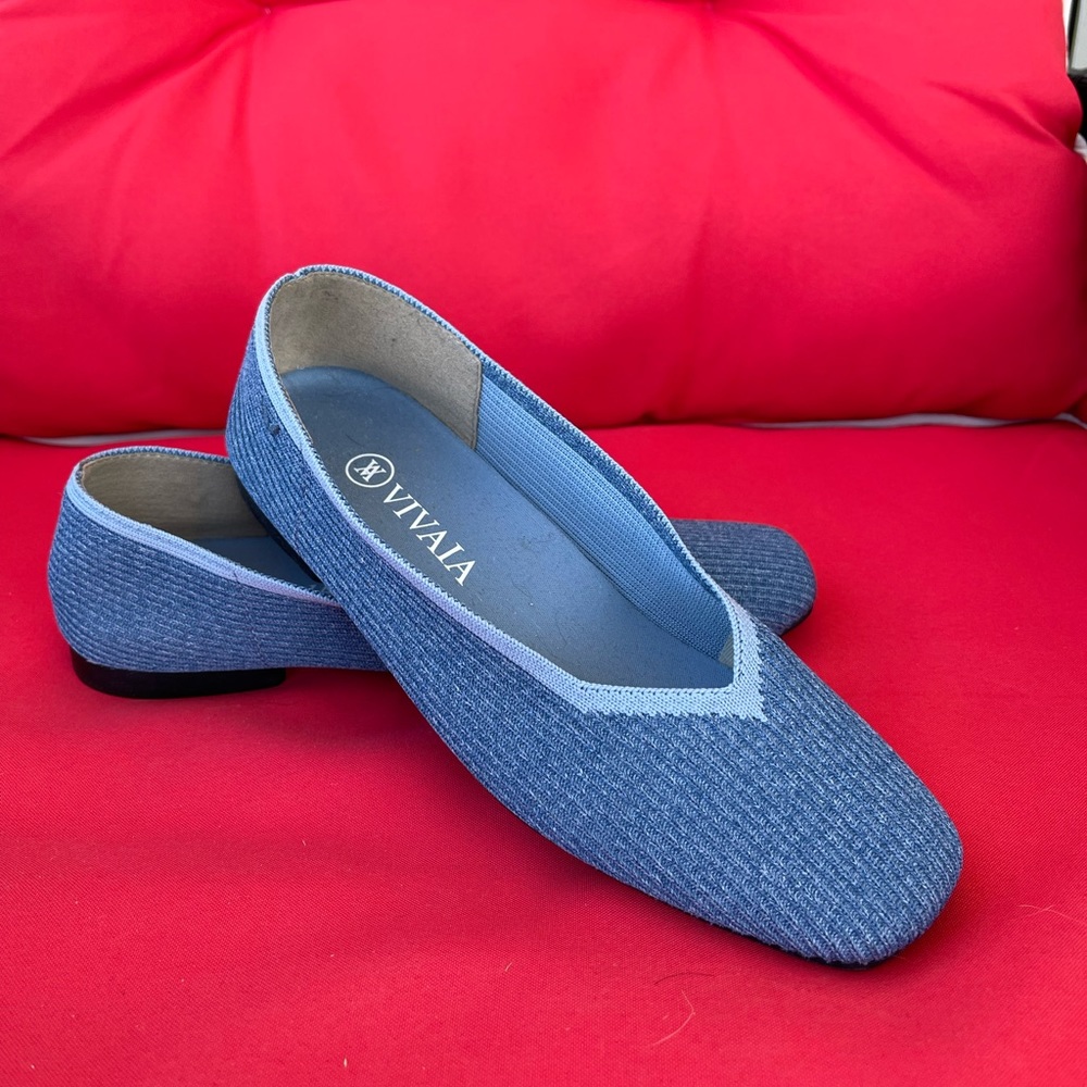 Vivaia Flats - 38.5 / US 7.5 - Smoke-free Home - DISCOUNTED SHIPPING